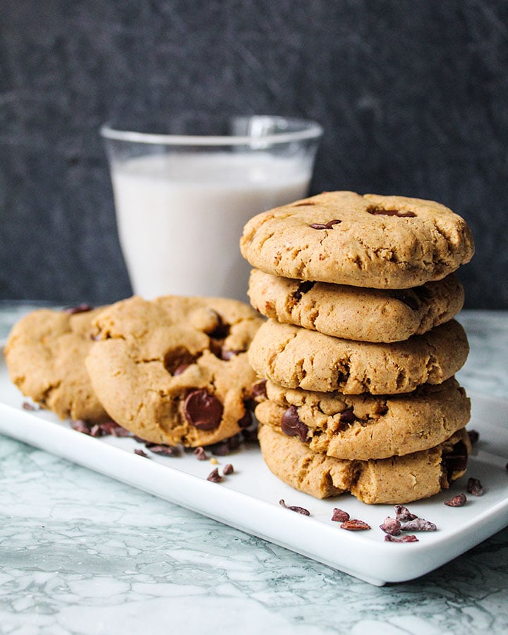 My absolute favorite chocolate chip cookies. Vegan with a nice crisp outside and super gooey inside. Easy to make, oil free and full of whole grains. | plantbasedrdblog.com