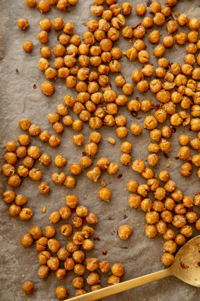 Crispy roasted chickpeas coated in onion powder and red pepper flakes.