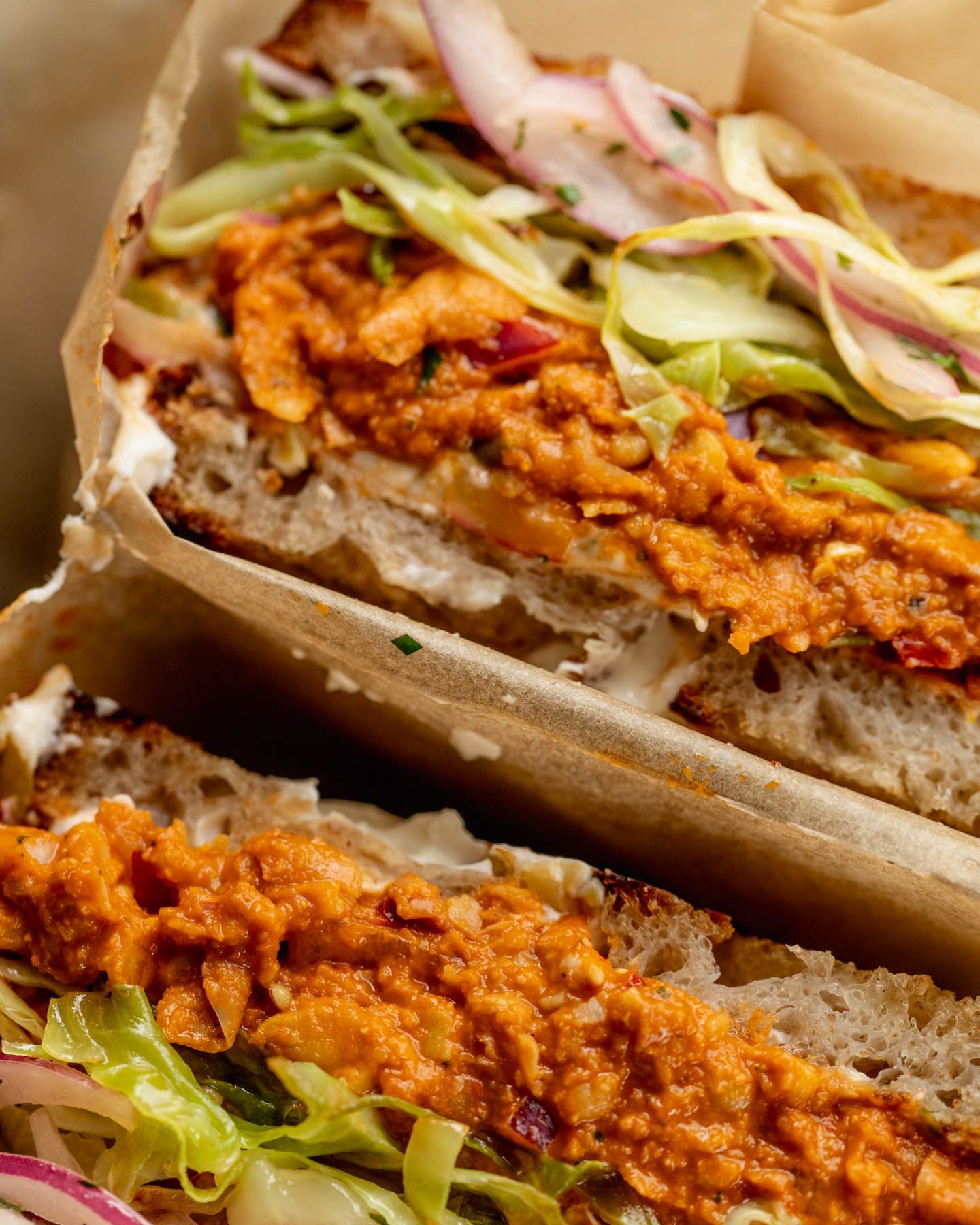 sandwich 使用 Sun-Dried Tomato Romesco Chickpea Salad Sandwich – Plant Based RD