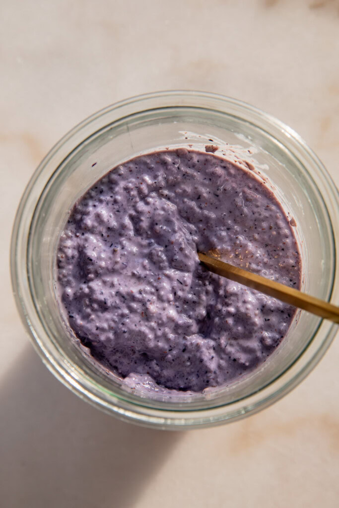 The thickened chia pudding.